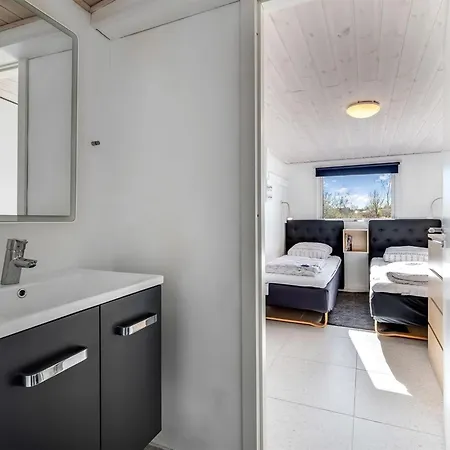 Nisse - 300m From The Sea By Interhome